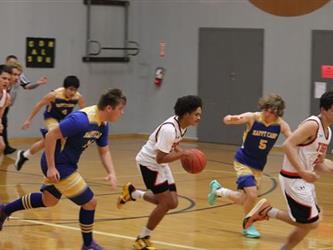 basketball team dribbling