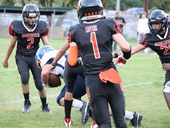 football players running