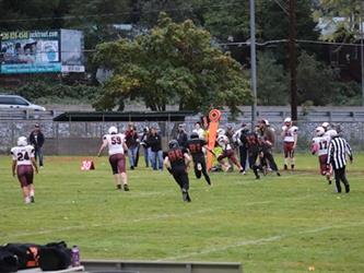 football players running