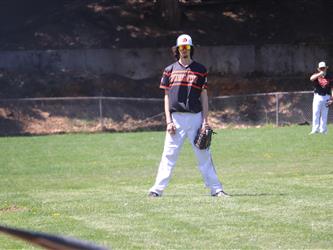 baseball player in the outfield