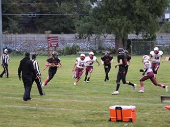 football players running