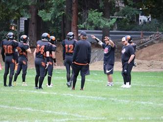 football players huddle